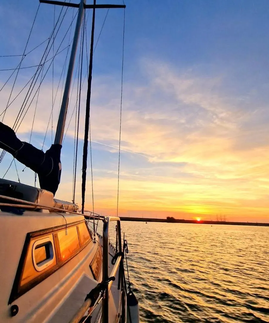 Botel Bed & Boat Brezza Del Mare Hotel Viareggio Italy